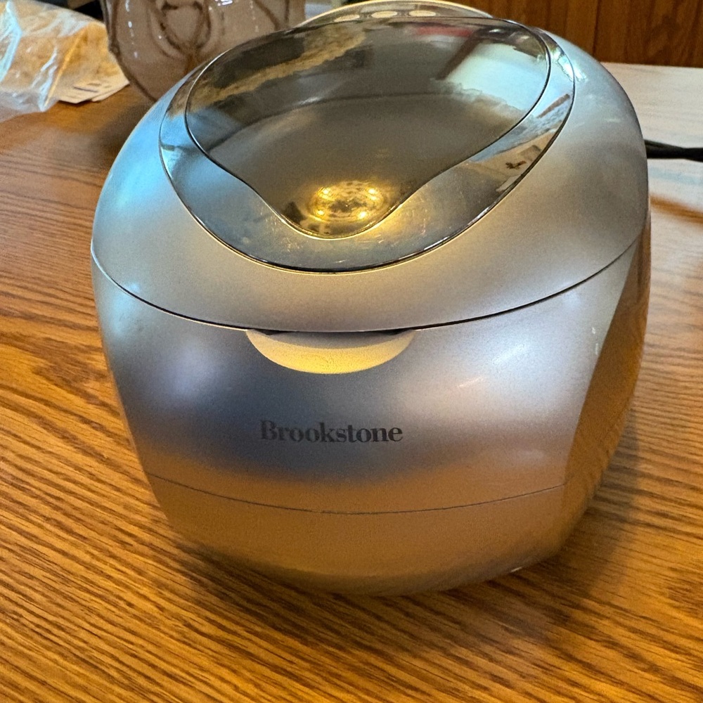 Brookstone Ultrasonic Jewelry/ DVD/Eyeglass/Watch Cleaner
Stainless Tank  #204